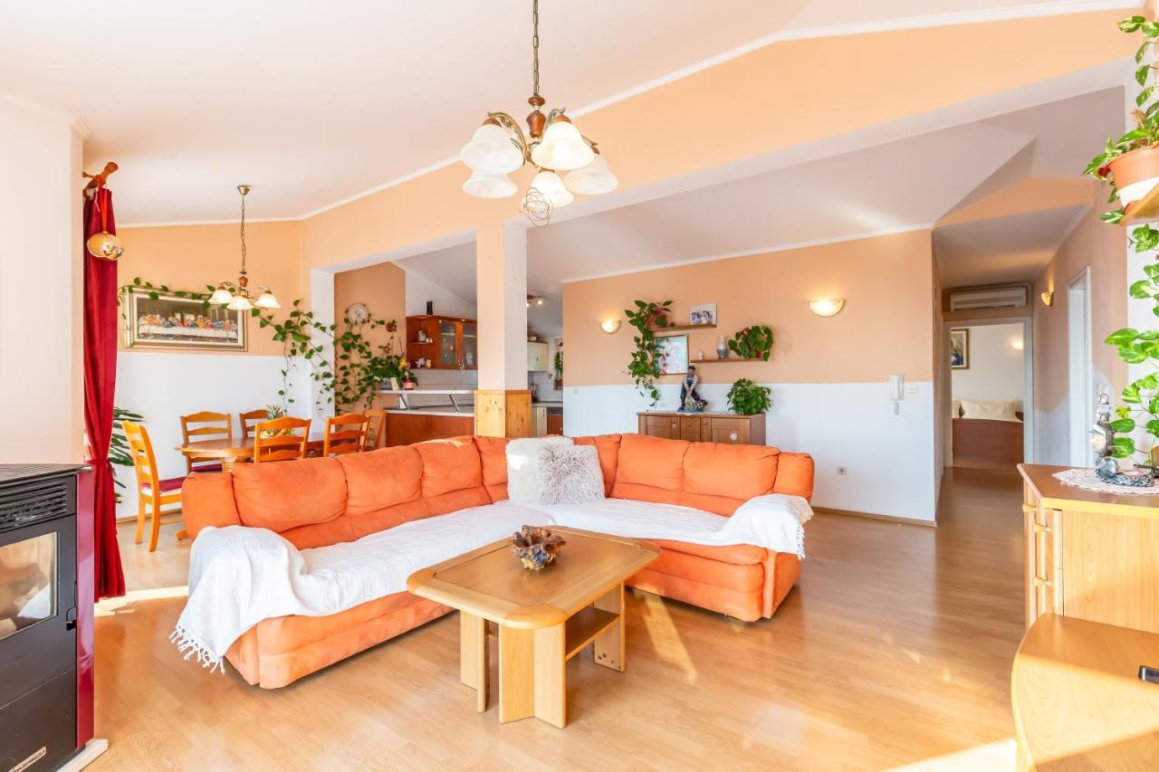 Villa Roko Tučepi エクステリア 写真